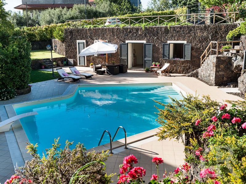 villa-montefiore-pool.jpg