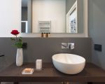 villa-gianos-spiegel-mit-waschbecken.jpg
