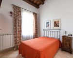 villa-ager-costa-schlafzimmer-in-orange.jpg
