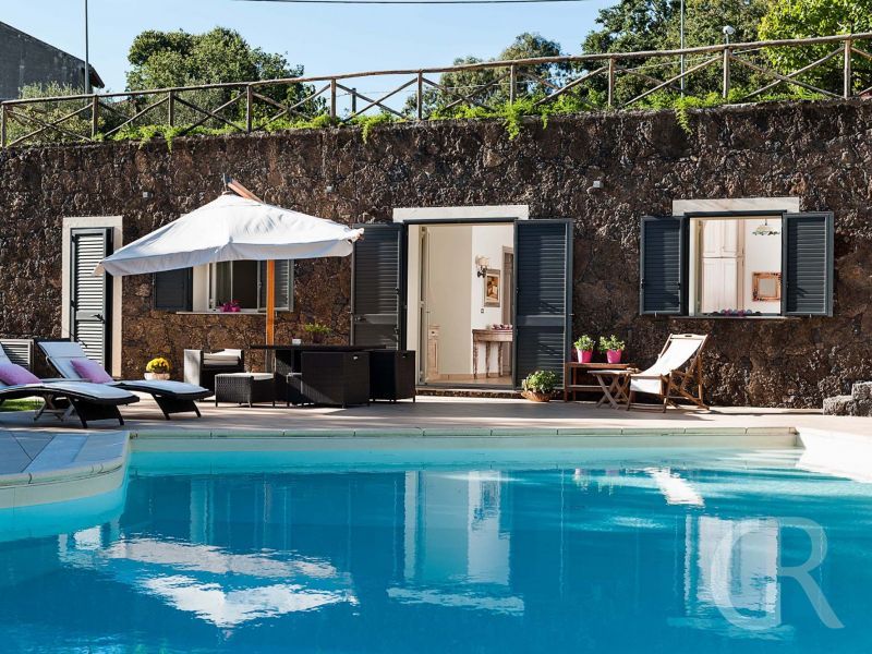 villa-montefiore-schwimmbad.jpg