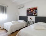 villa-agora-zwei-einzelbetten-im-schlafzimmer.jpg